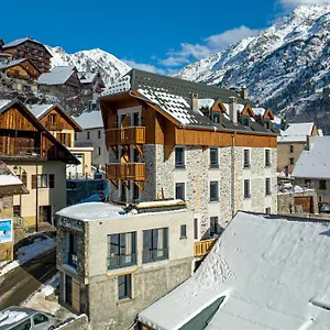 Madame Les Cimes 3*, Vaujany Frankreich